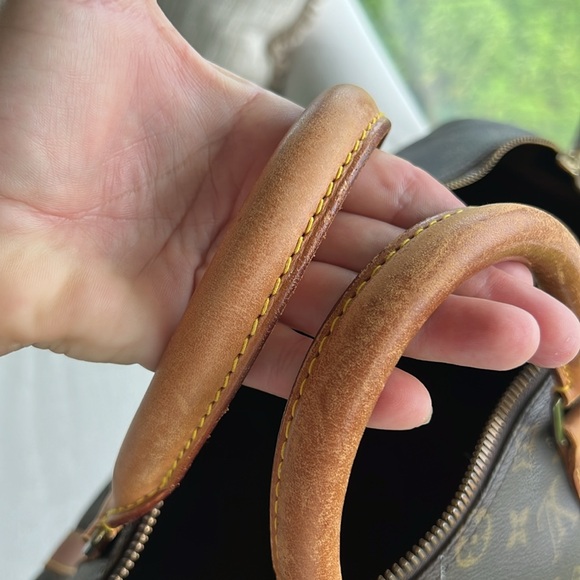 Authentic lv - Picture 16 of 16